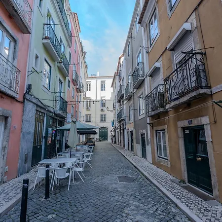 With Great View Lissabon